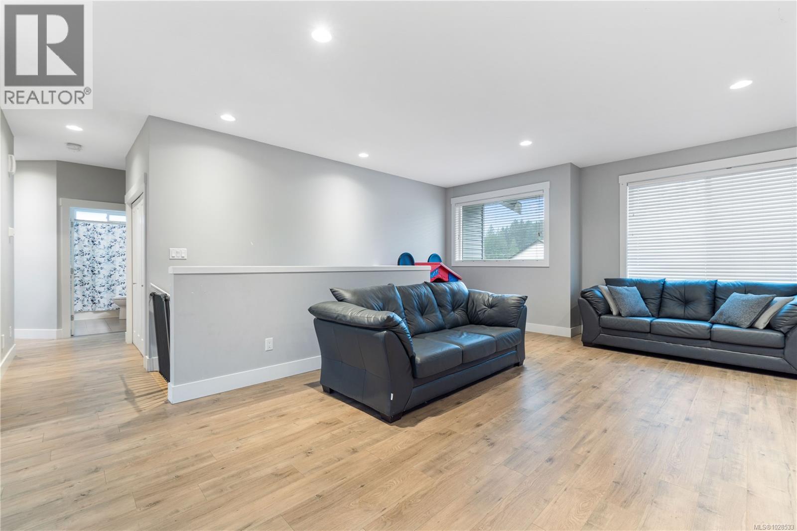 994 DOUGLAS AVE - 17