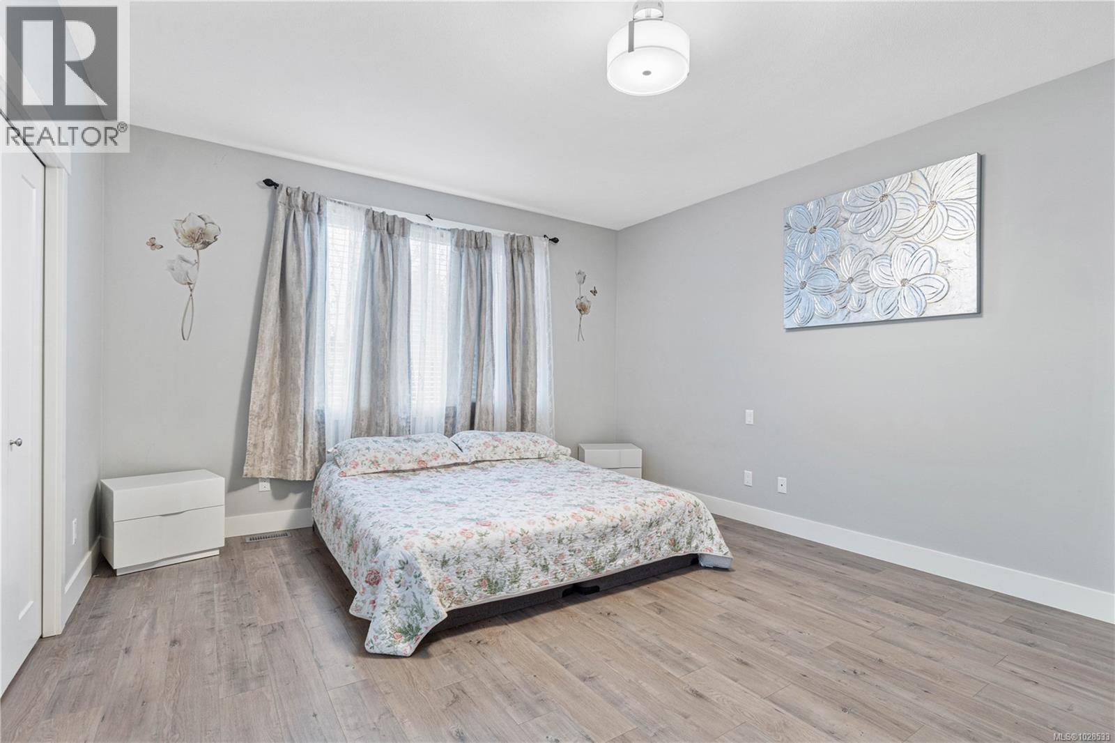 994 DOUGLAS AVE - 26