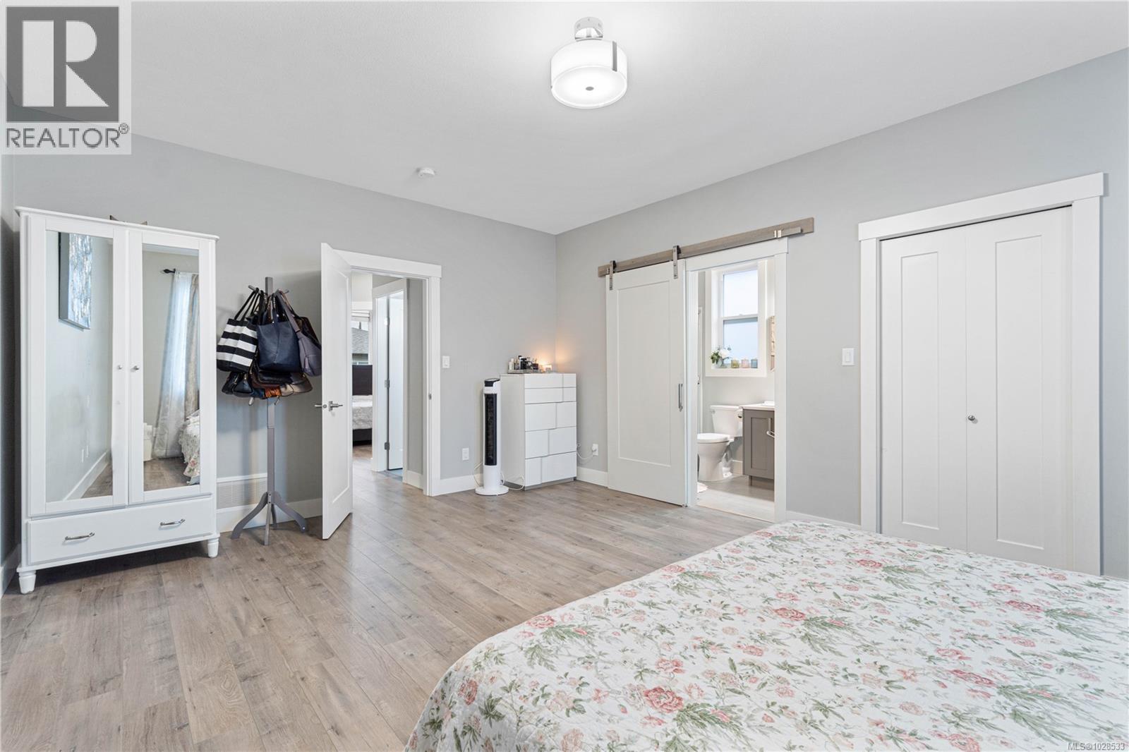 994 DOUGLAS AVE - 27