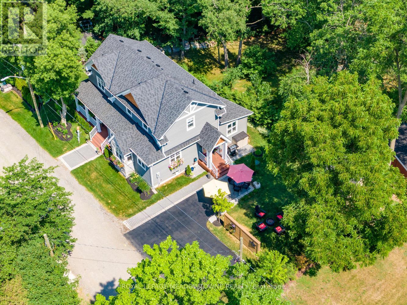 2 BENNETT PLACE - 21