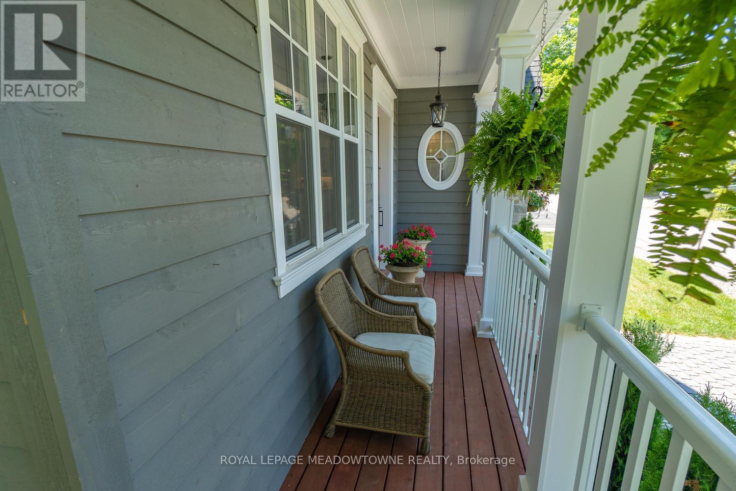 2 BENNETT PLACE - 26