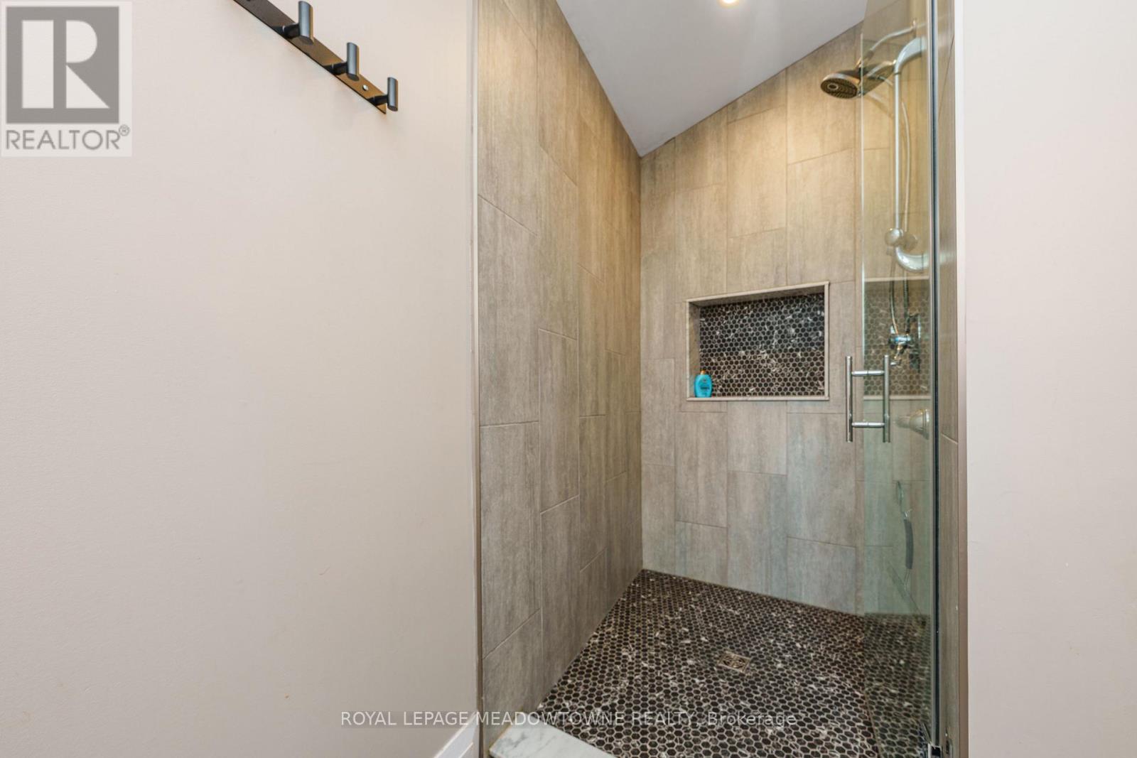 2 BENNETT PLACE - 39