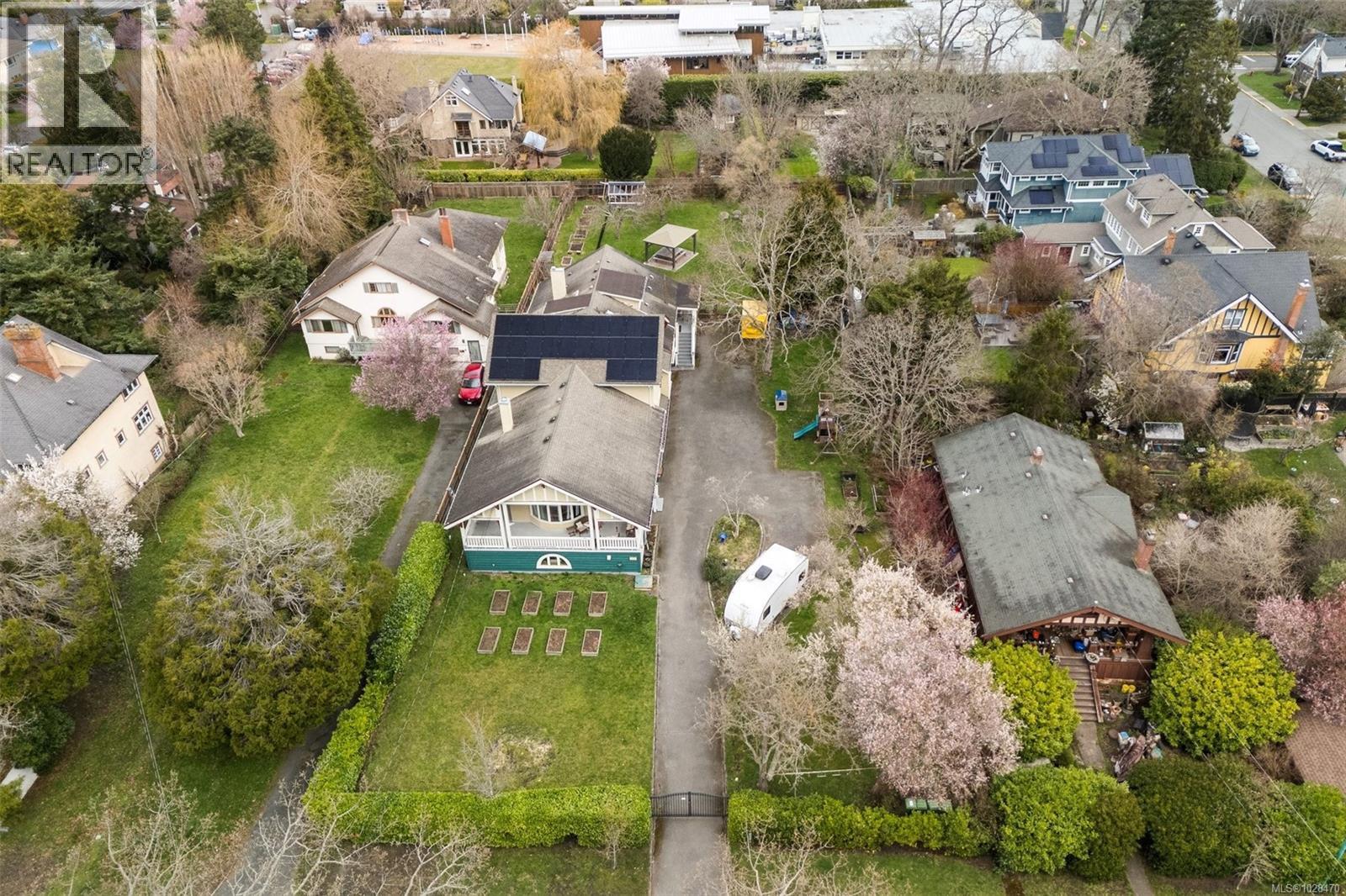 2130 CENTRAL AVE - 20