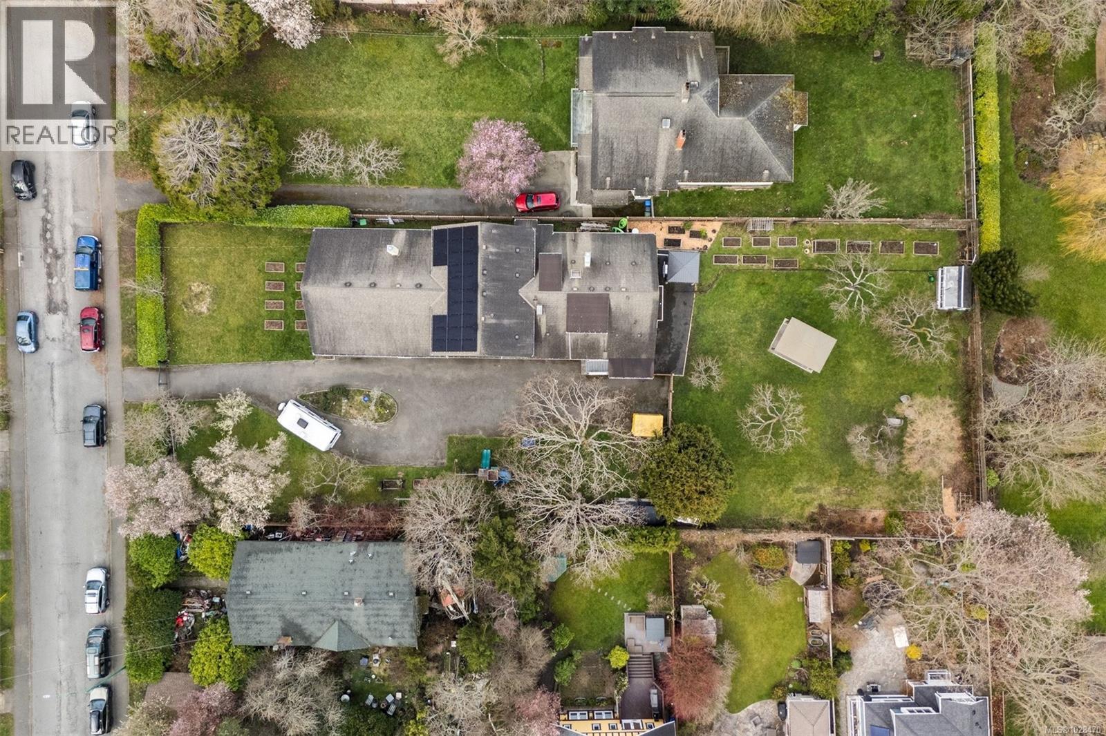 2130 CENTRAL AVE - 26