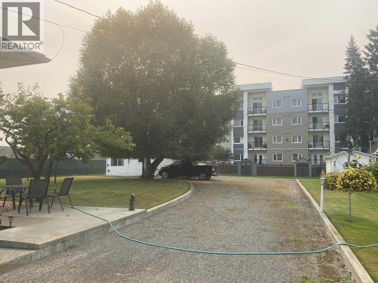 Photo 10 of 36 — 2923 FERRY AVENUE · Prince George, BC