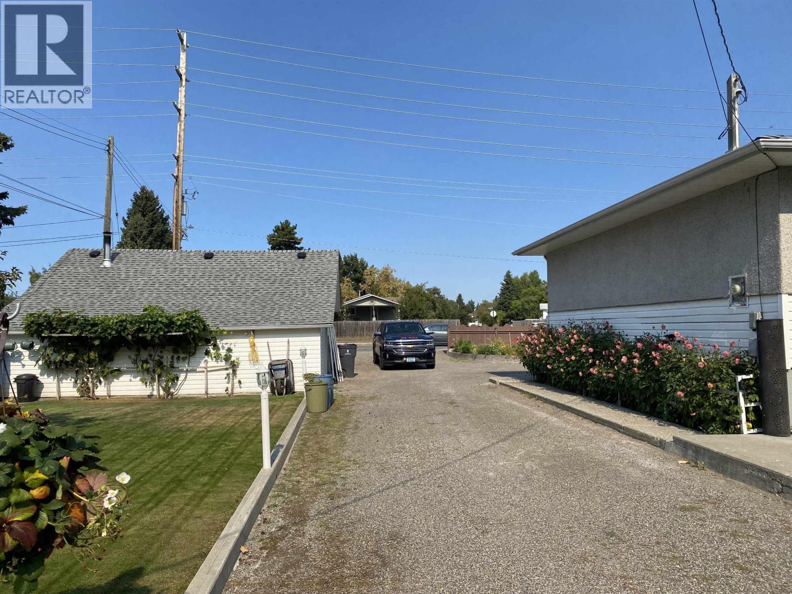 Photo 8 of 36 — 2923 FERRY AVENUE · Prince George, BC