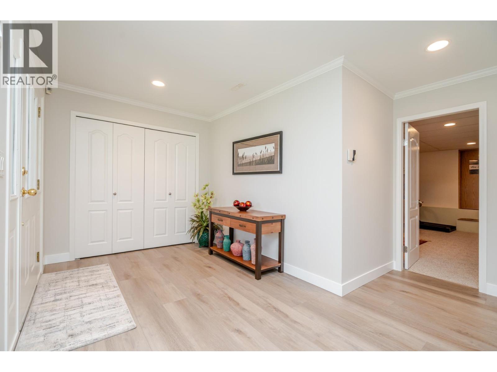 465 GARRETT STREET, New Westminster