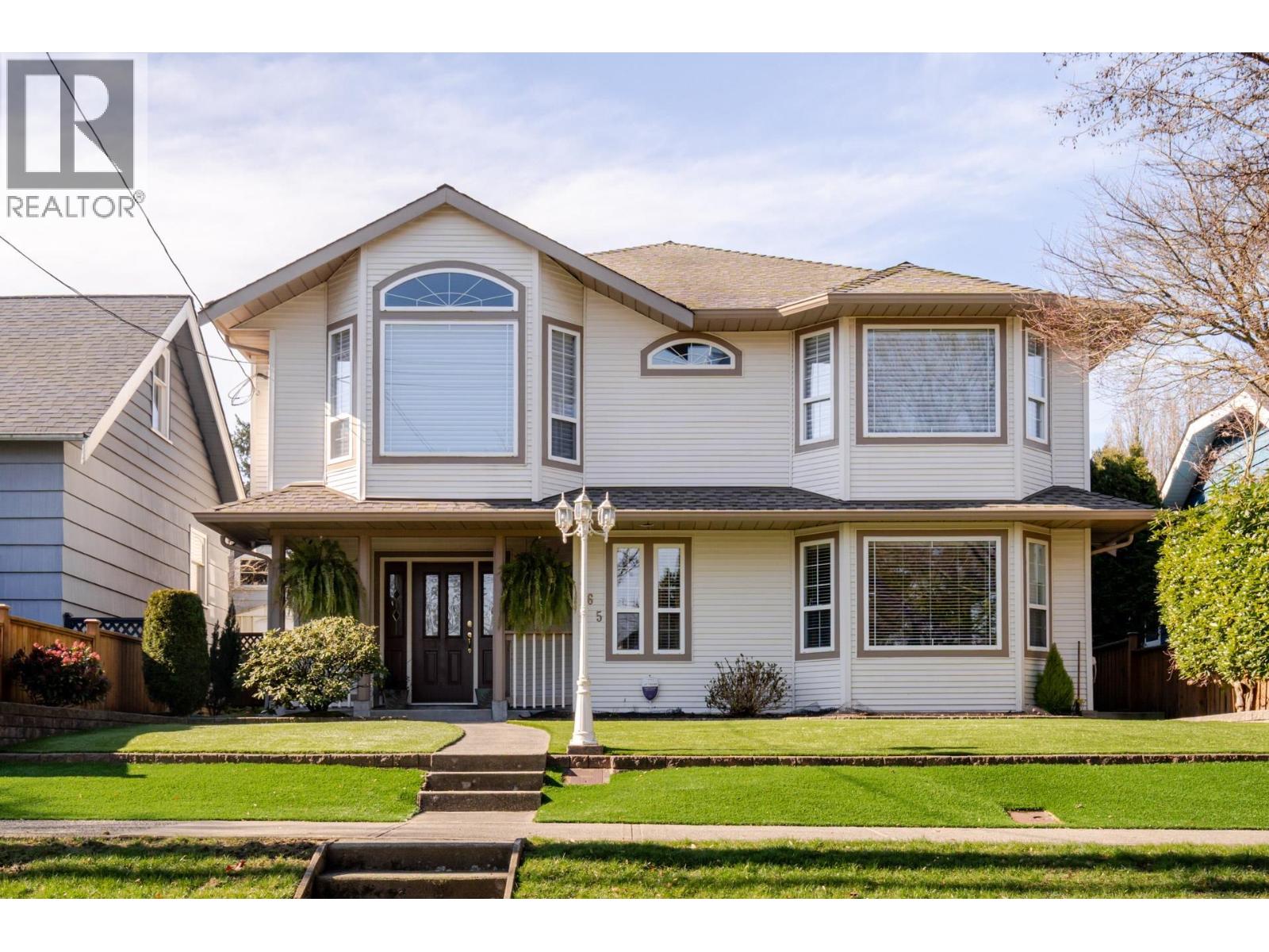 465 GARRETT STREET, New Westminster