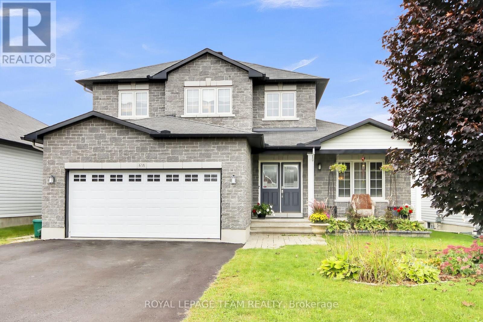 638 ROBERT HILL STREET N - 1