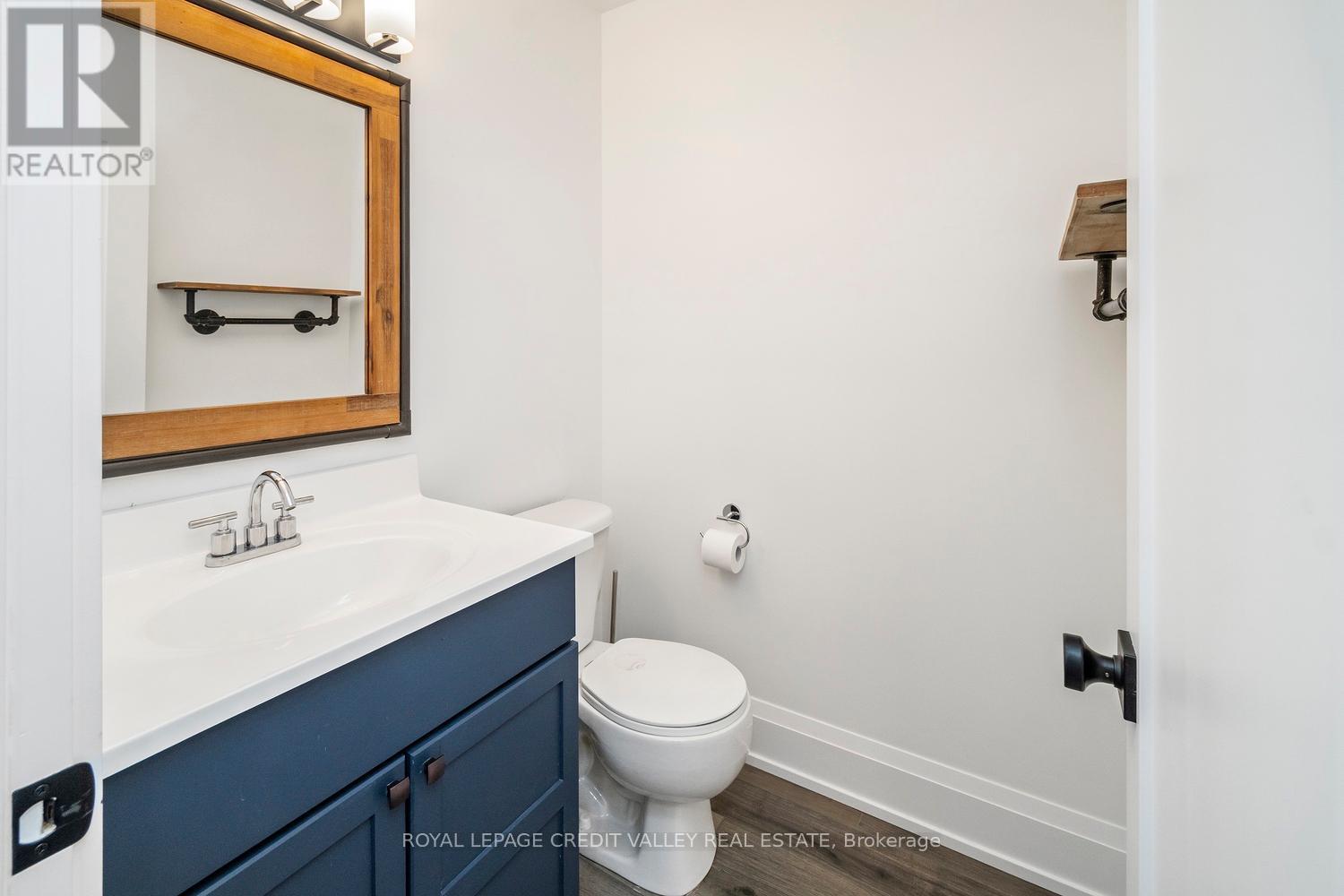 60 A TECUMSETH STREET - 10