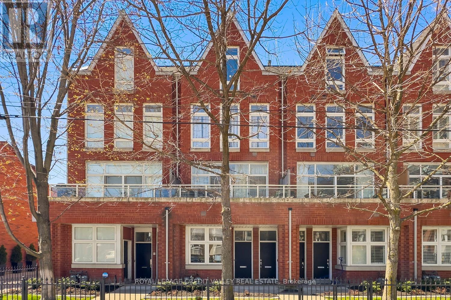 60 A TECUMSETH STREET - 39