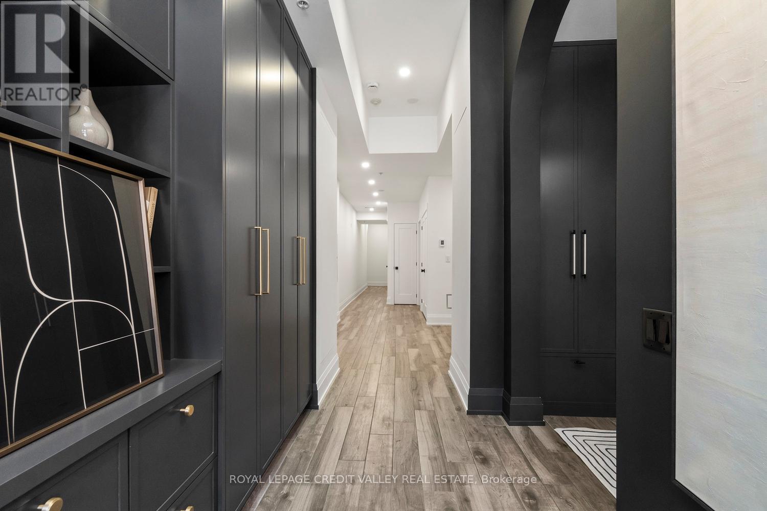 60 A TECUMSETH STREET - 7