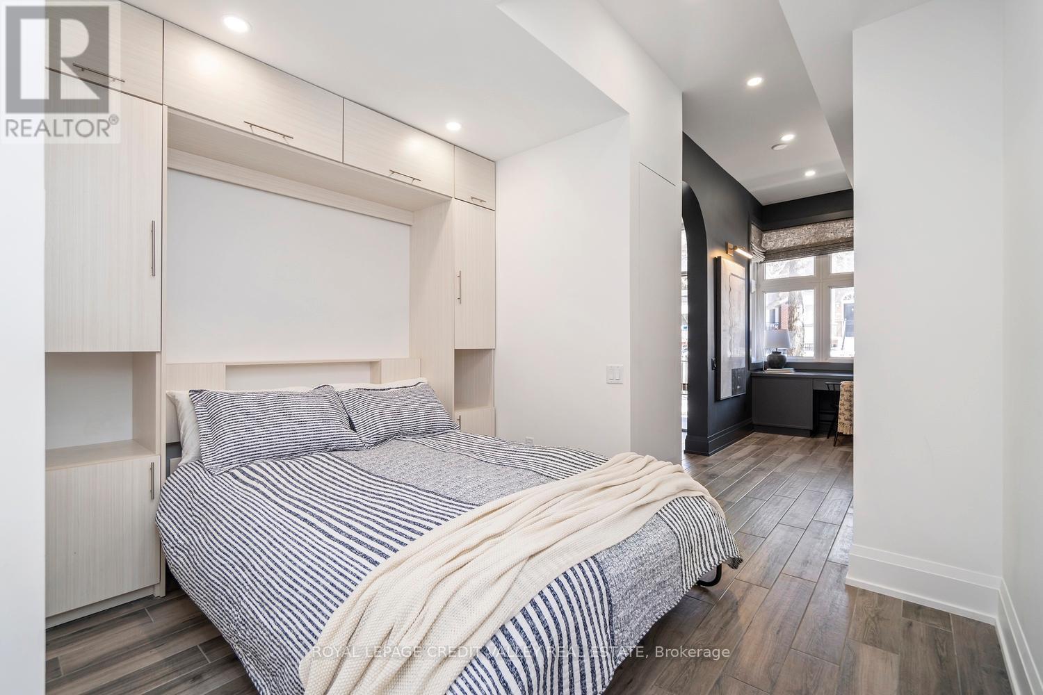 60 A TECUMSETH STREET - 9