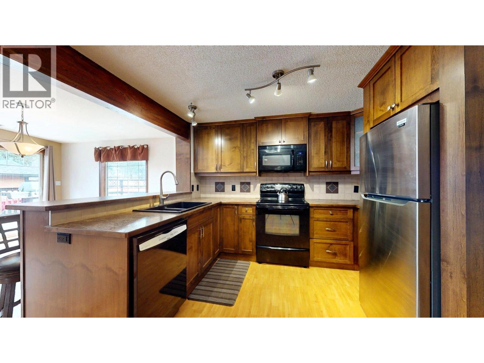 4826 PURCELL Avenue, Edgewater