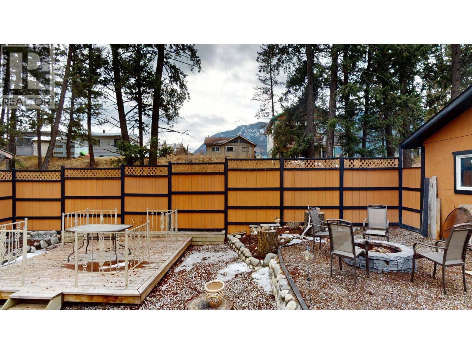 4826 PURCELL Avenue, Edgewater