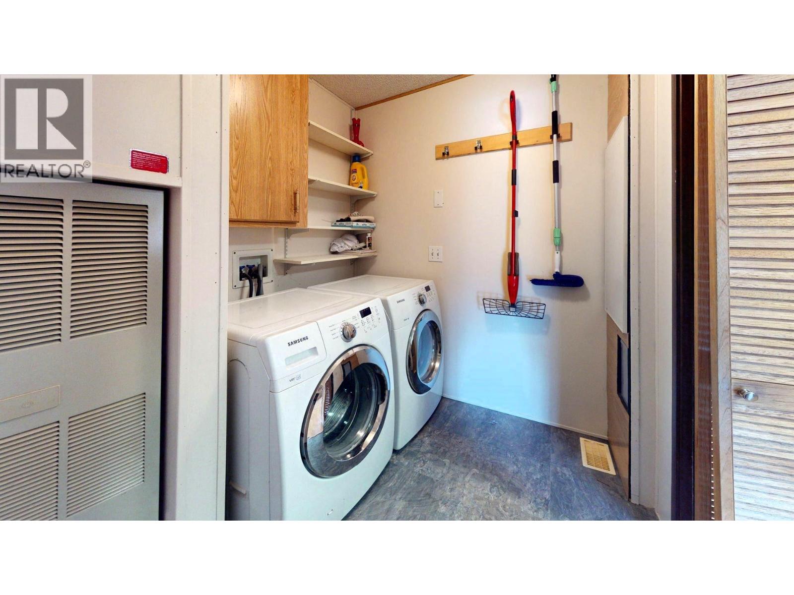 4826 PURCELL Avenue, Edgewater