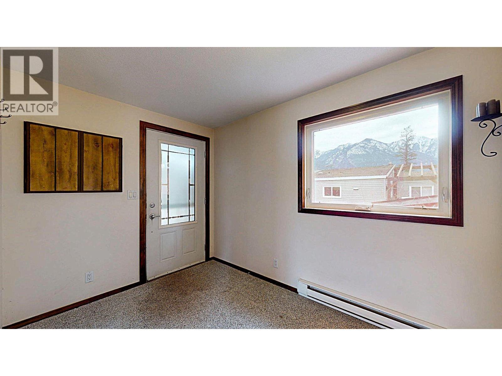 4826 PURCELL Avenue, Edgewater