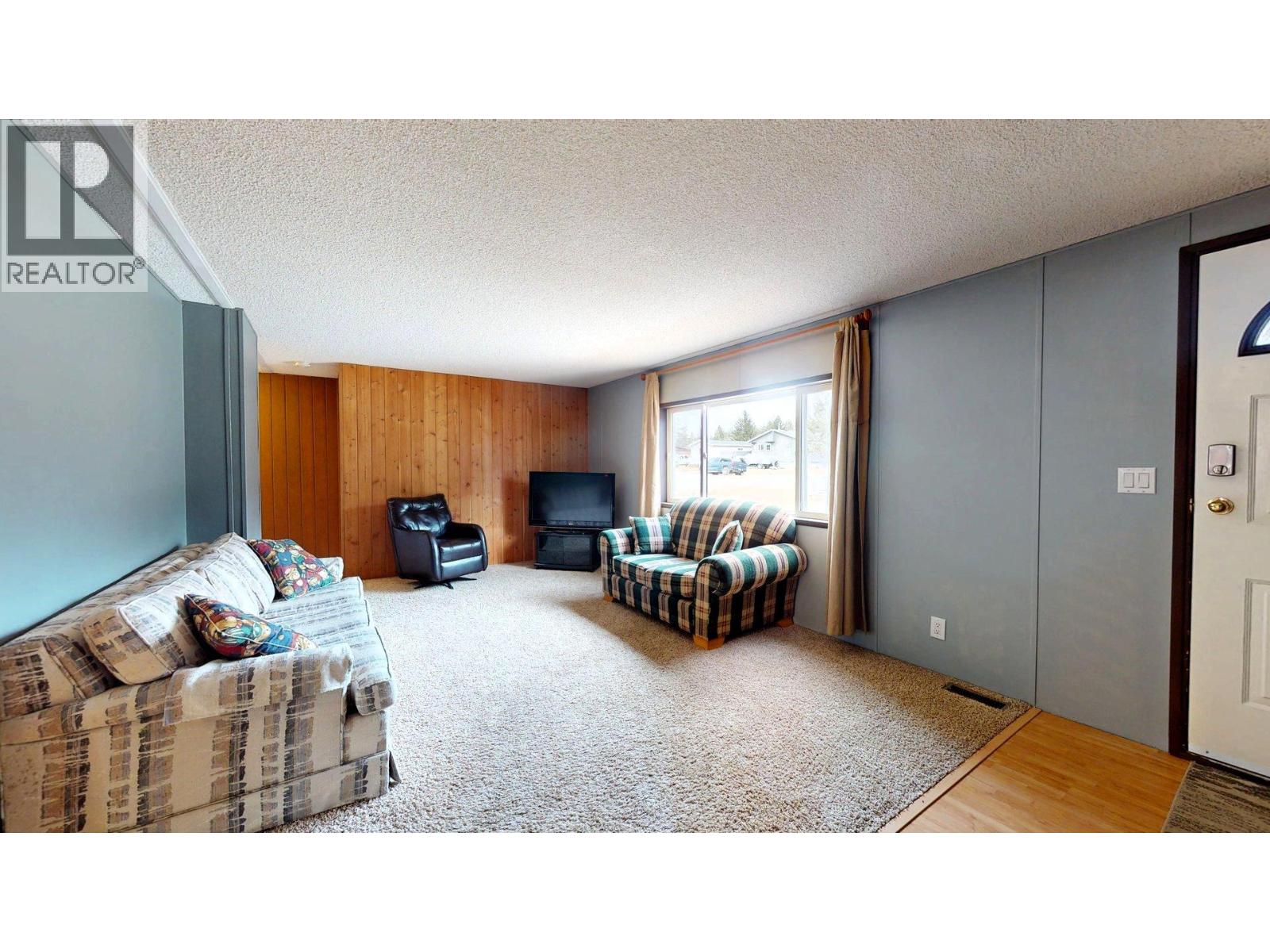 4826 PURCELL Avenue, Edgewater