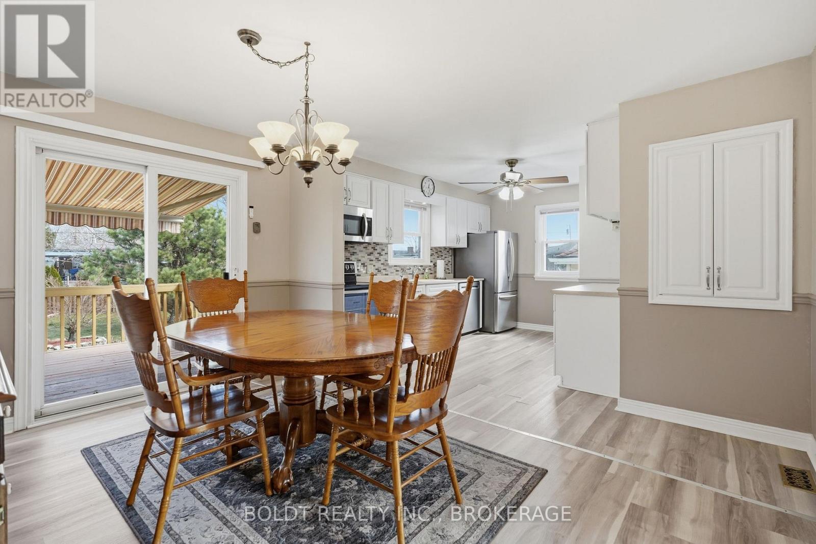 16 GRAMMAR AVENUE - 20
