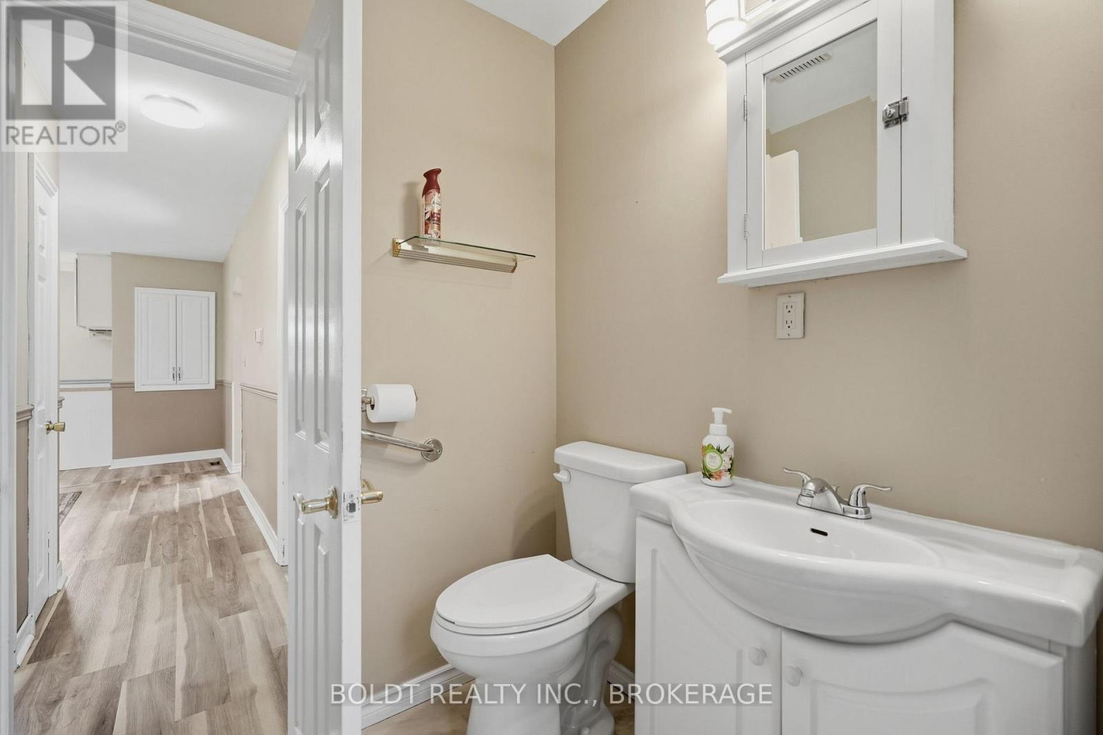 16 GRAMMAR AVENUE - 29