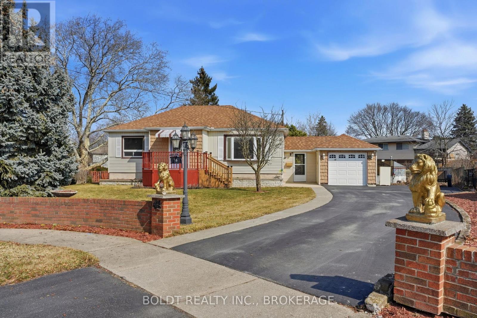 16 GRAMMAR AVENUE - 3