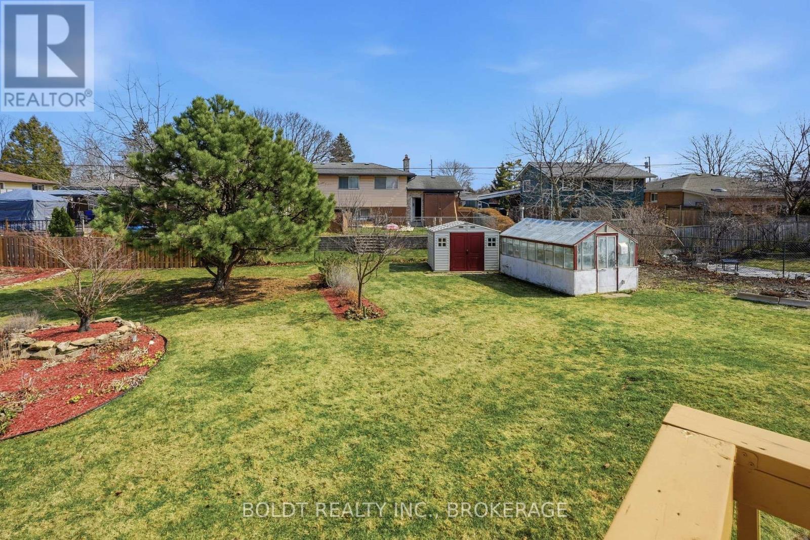 16 GRAMMAR AVENUE - 39