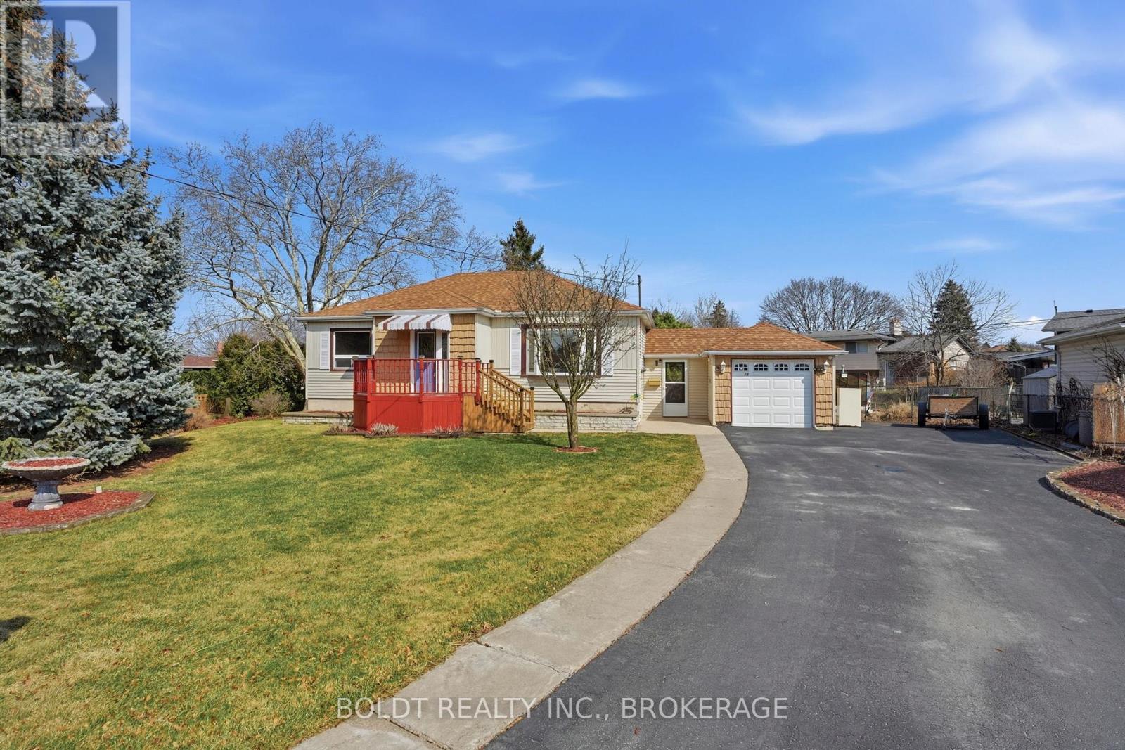 16 GRAMMAR AVENUE - 4