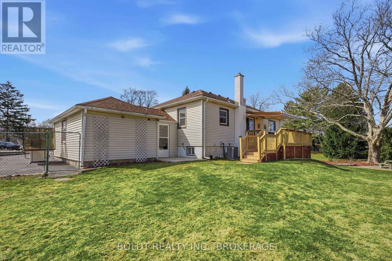 16 GRAMMAR AVENUE - 42