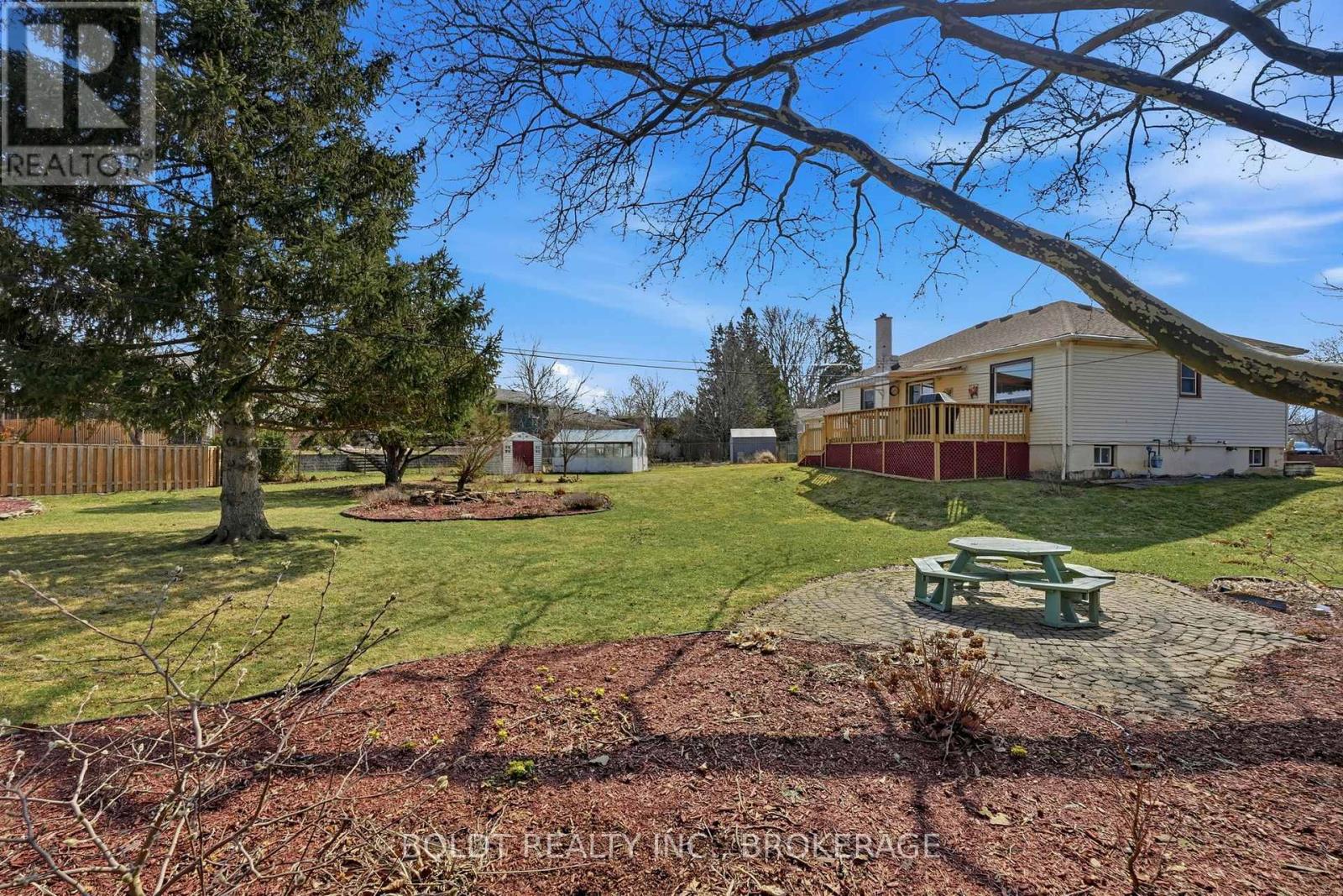 16 GRAMMAR AVENUE - 6