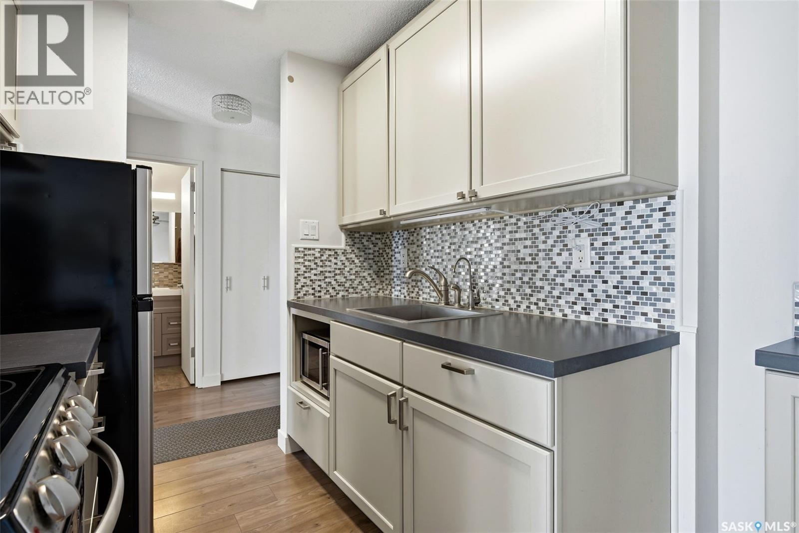 Single Family House High rise for Sale in   Rae STREET Regina 