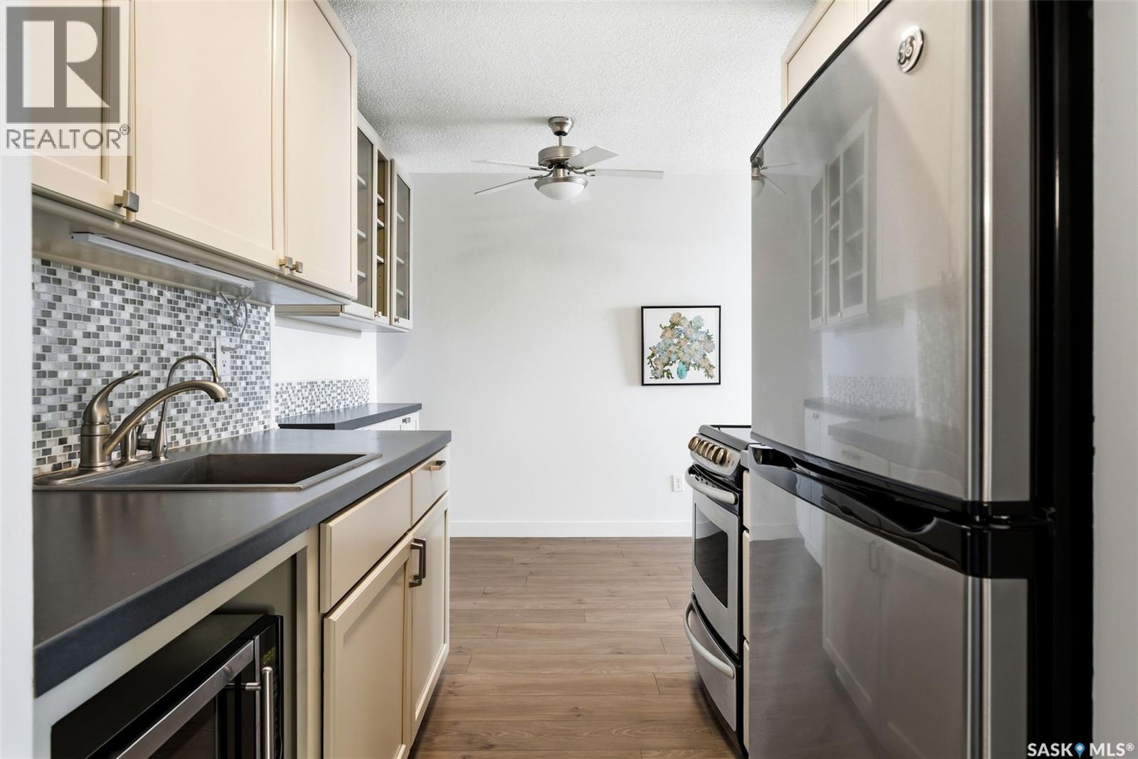 Single Family House High rise for Sale in   Rae STREET Regina 