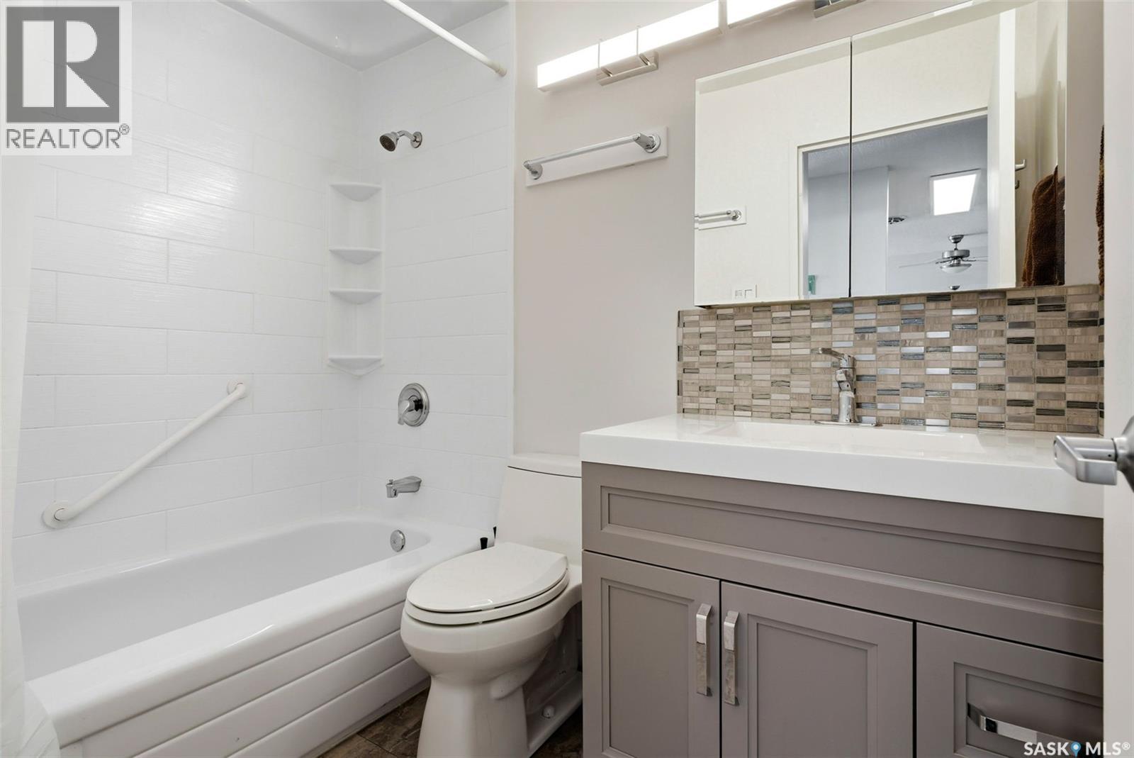 Single Family House High rise for Sale in   Rae STREET Regina 