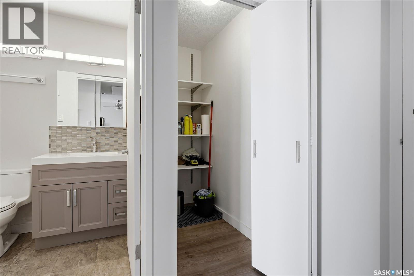 Single Family House High rise for Sale in   Rae STREET Regina 