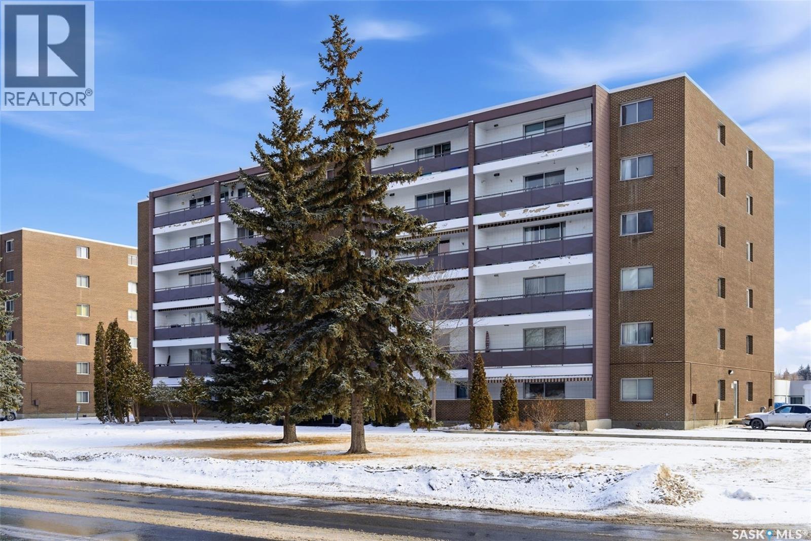Single Family House High rise for Sale in   Rae STREET Regina 