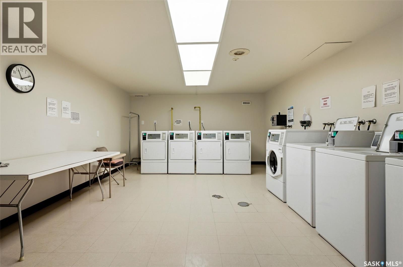 Single Family House High rise for Sale in   Rae STREET Regina 