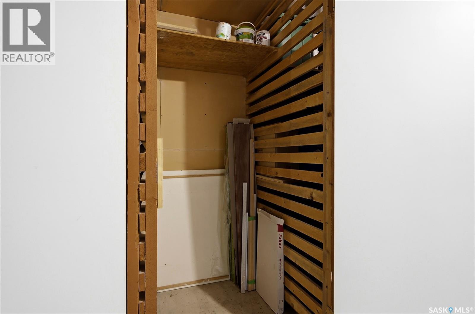 Single Family House High rise for Sale in   Rae STREET Regina 