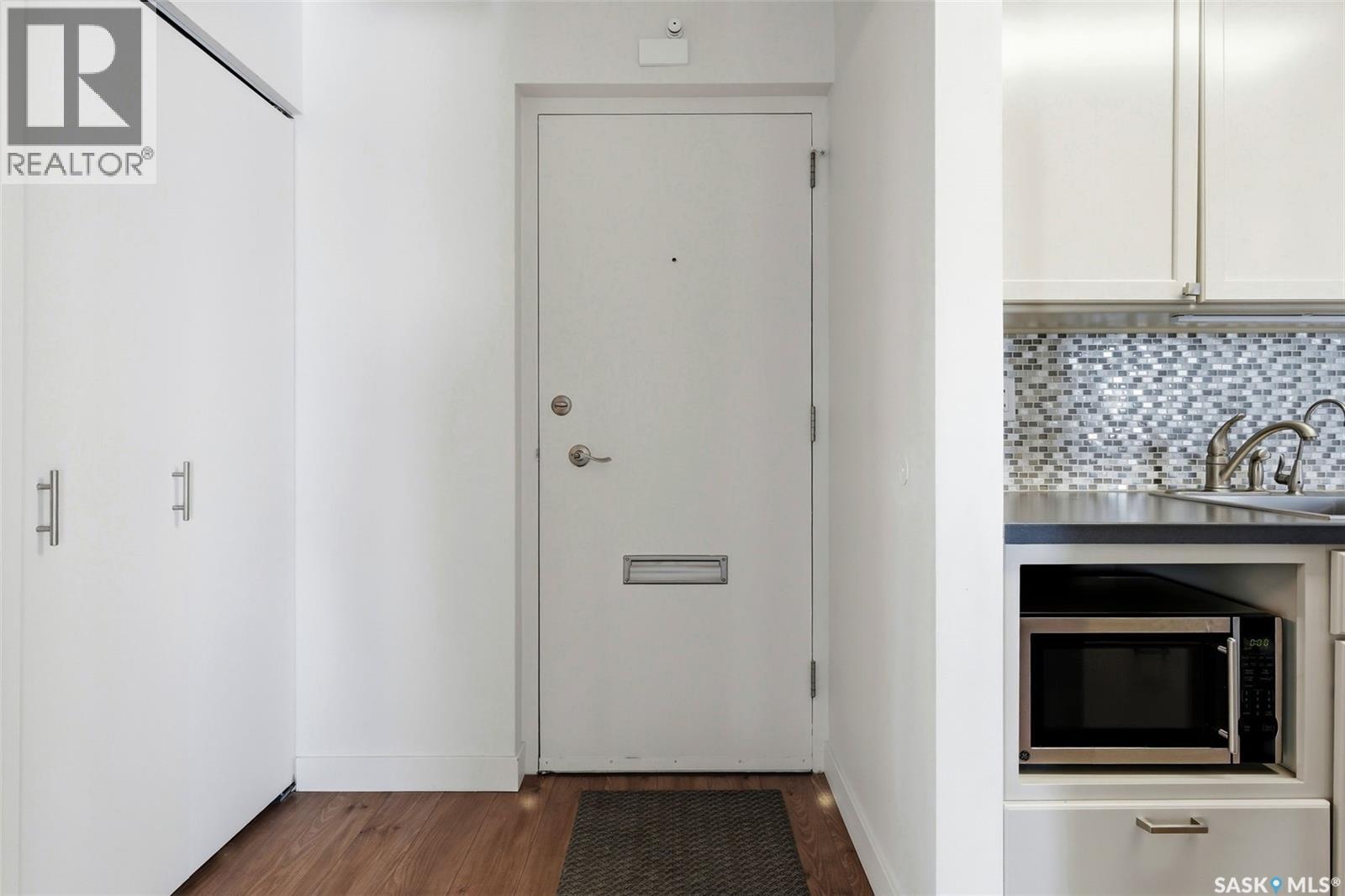 Single Family House High rise for Sale in   Rae STREET Regina 