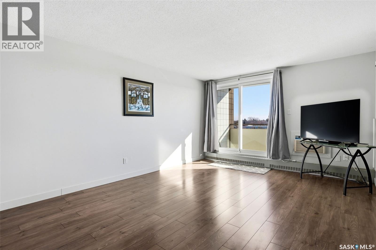 Single Family House High rise for Sale in   Rae STREET Regina 