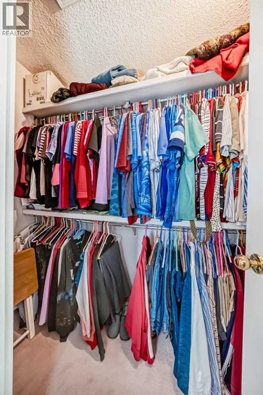 Single Family House for Sale in  Hawkmount Heights NW Hawkwood Calgary 