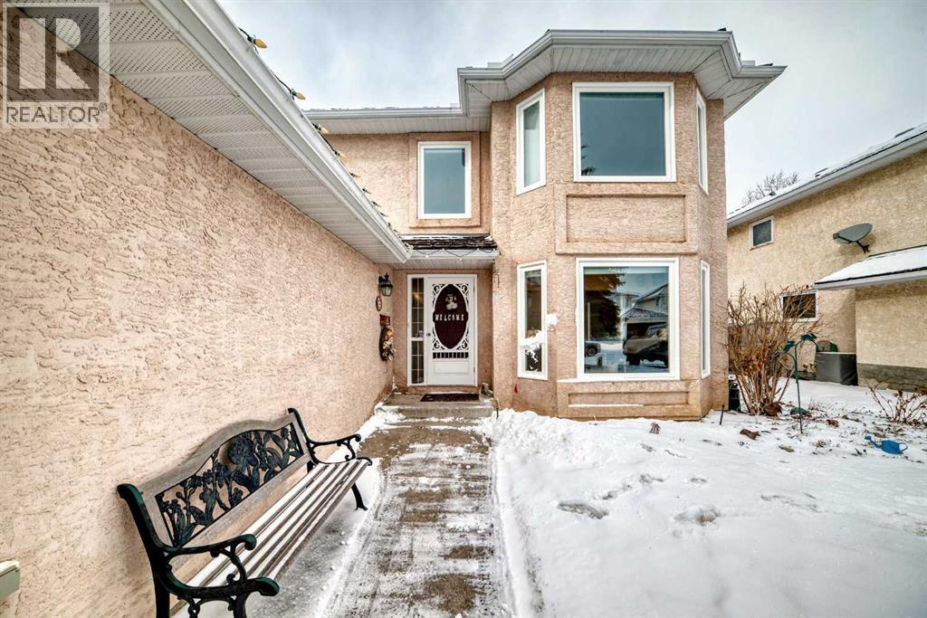 Single Family House for Sale in  Hawkmount Heights NW Hawkwood Calgary 