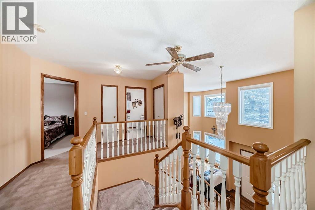 Single Family House for Sale in  Hawkmount Heights NW Hawkwood Calgary 