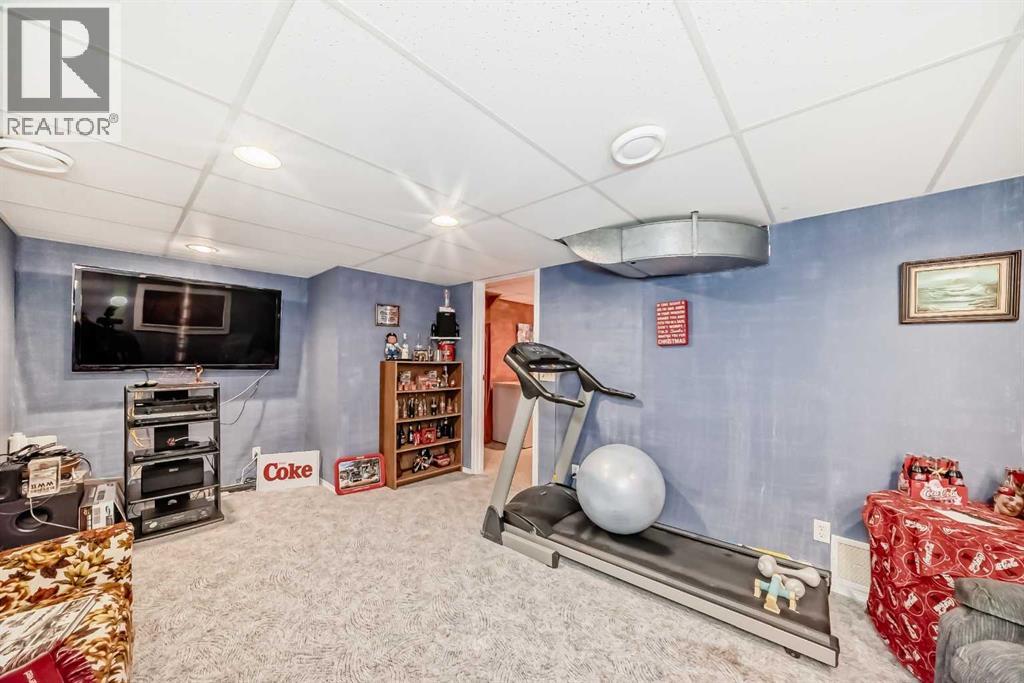 Single Family House for Sale in  Hawkmount Heights NW Hawkwood Calgary 