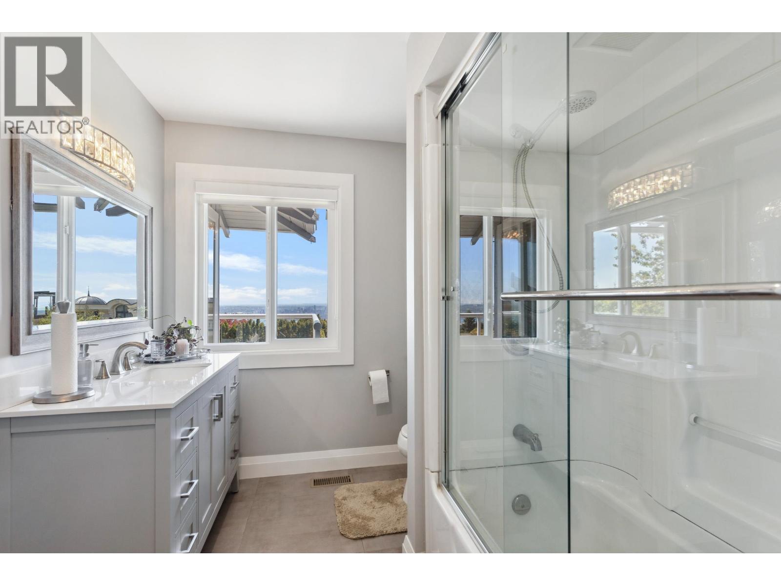 1111 GILSTON ROAD, West Vancouver