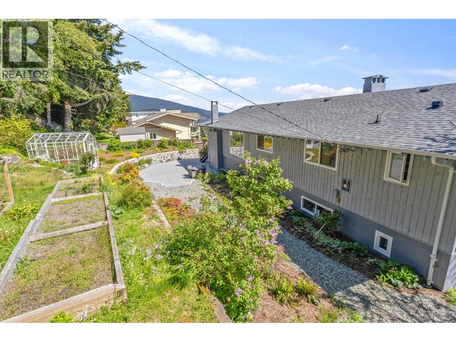 1111 GILSTON ROAD, West Vancouver