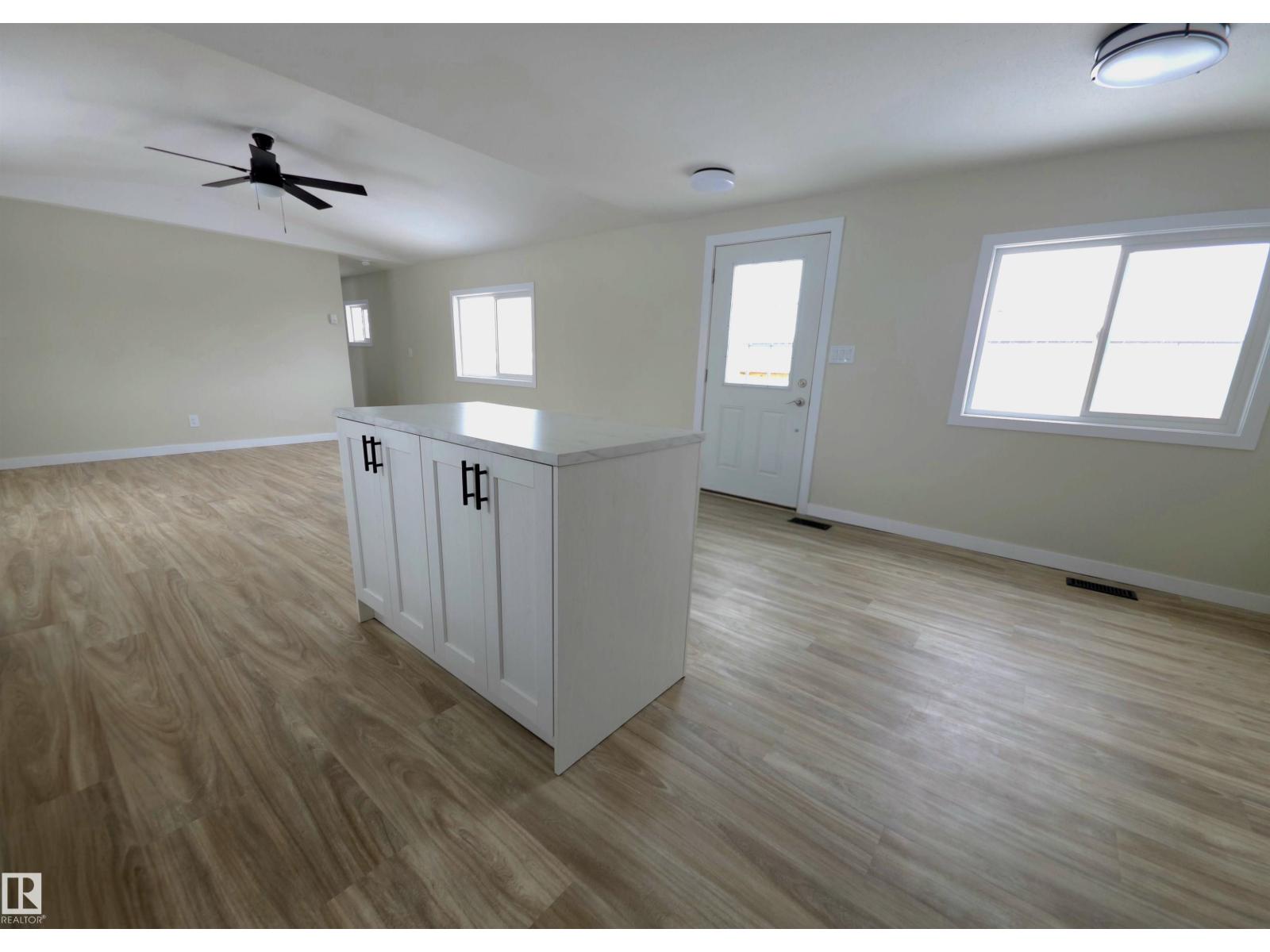 735 Parkland Brook, Rural Parkland County