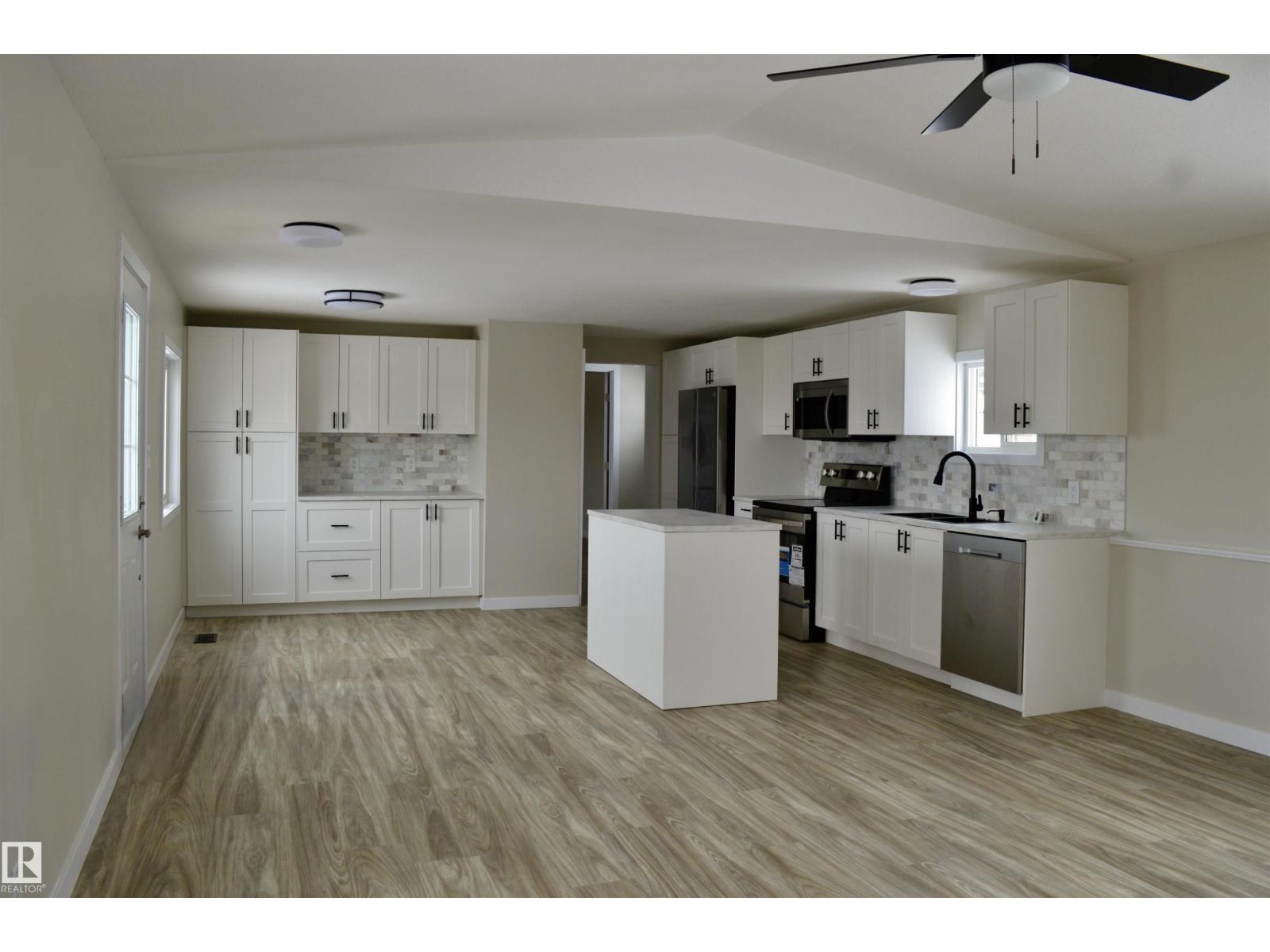 735 Parkland Brook, Rural Parkland County