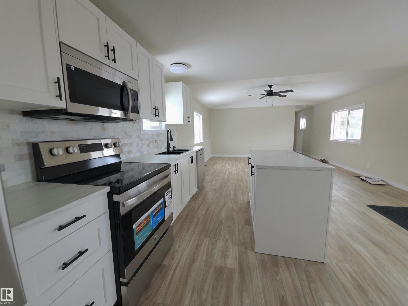 735 Parkland Brook, Rural Parkland County