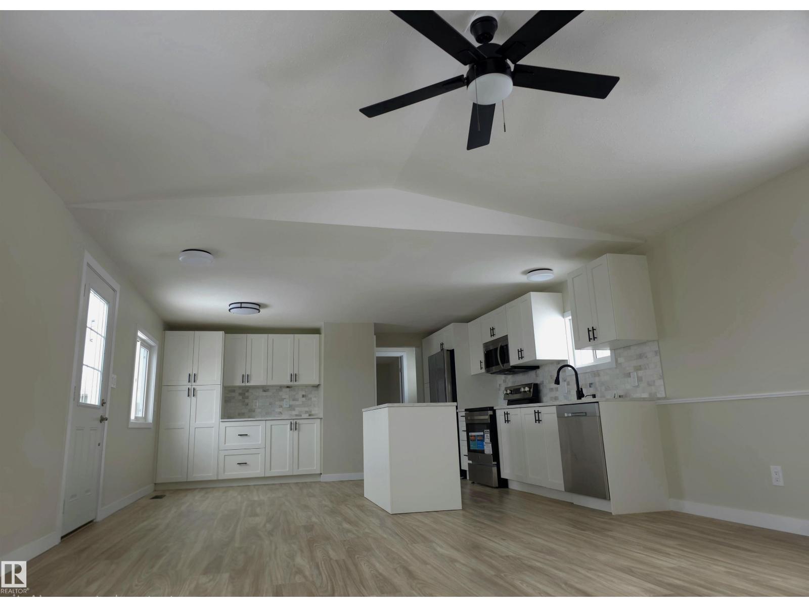 735 Parkland Brook, Rural Parkland County