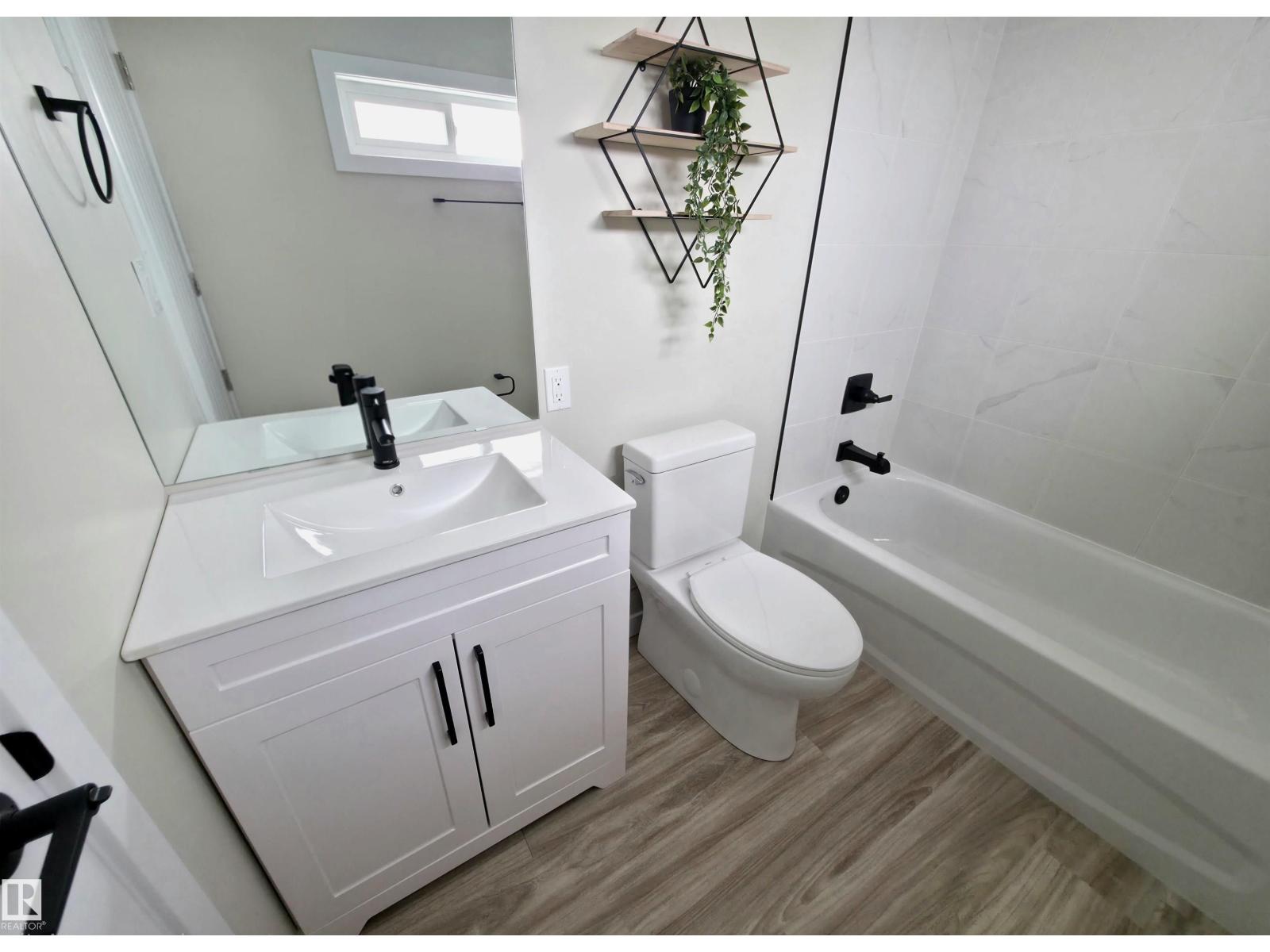 735 Parkland Brook, Rural Parkland County