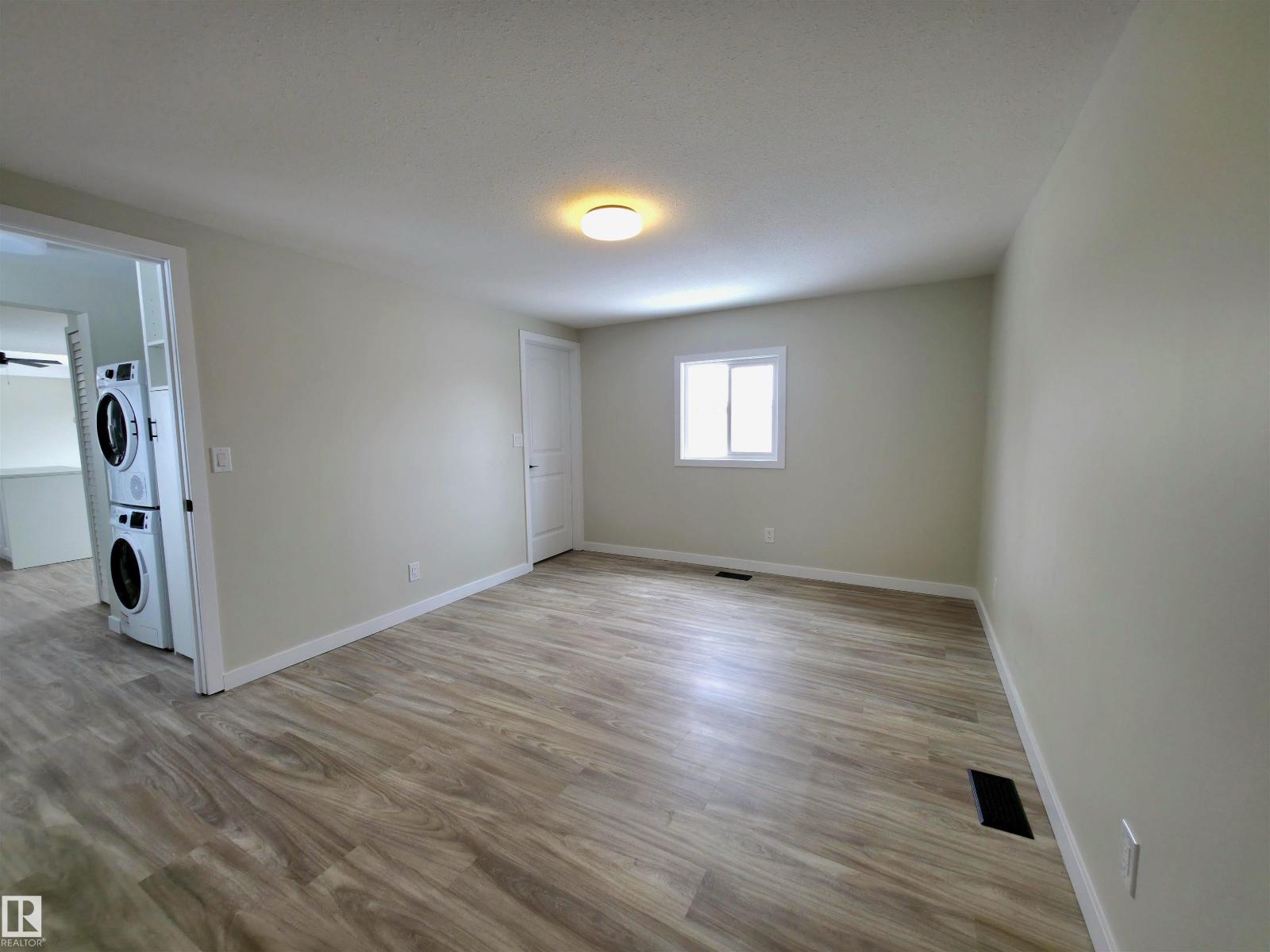 735 Parkland Brook, Rural Parkland County